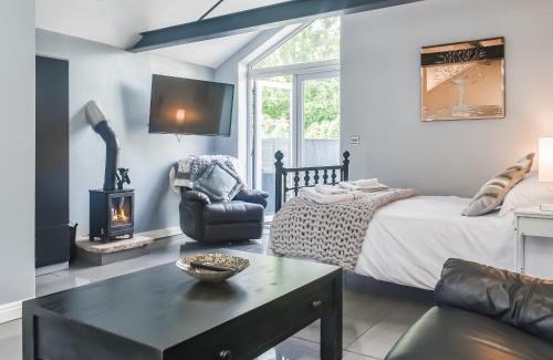 Hurst Green House | Madeline Cottage
