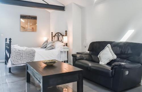 Hurst Green House | Madeline Cottage
