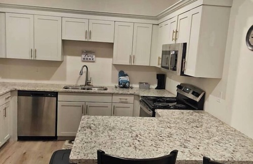 Madison Apartment | Madison Cozy Escape Where Comfort Meets Convenience