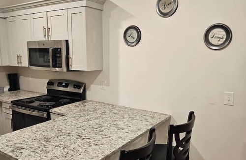 Madison Apartment | Madison Cozy Escape Where Comfort Meets Convenience
