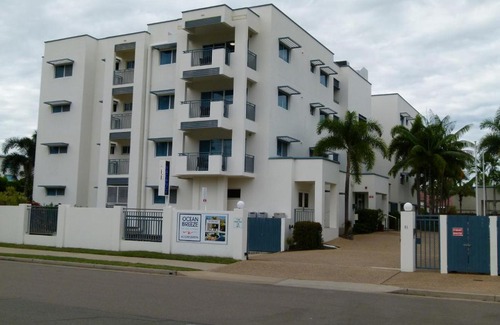 North Ward Hotel | Madison Ocean Breeze Apartments