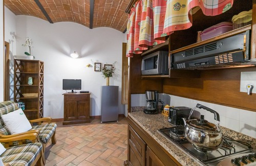 Casamaggiore Apartment | Madone E, apartment in agriturismo. Pool, WiFi, tennis