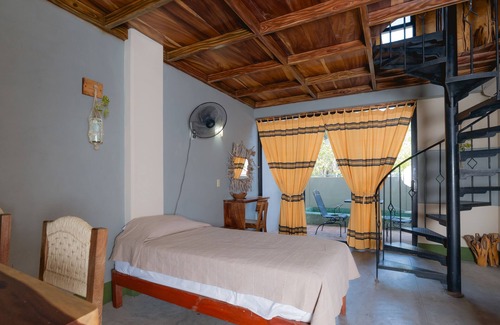 Hidalgo House | Madre Tierra Hotel & Coworking & Hostal