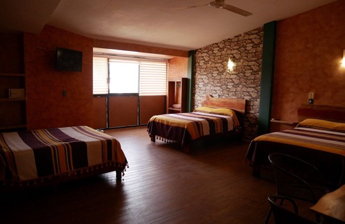 Hidalgo House | Madre Tierra Hotel & Coworking & Hostal