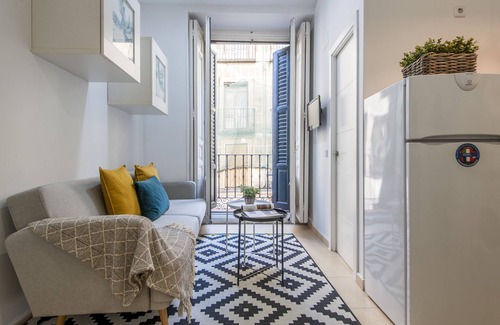 Barrio de La Latina Apartment | Madrid de los Austrias I-Apartment in Historical Madrid