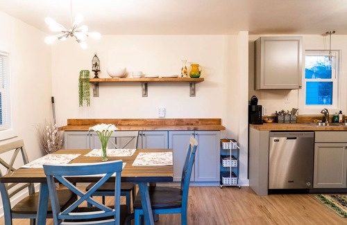 North Charleston House | Madrona's Guesthouse- Easy access to downtown, airport, West Ashley and more