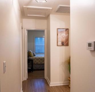 North Charleston House | Madrona's Guesthouse- Convenient location, pet friendly