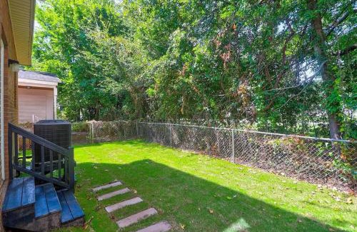 North Charleston House | Madrona's Park Circle Place- Fenced & Convenient