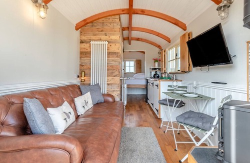 Uldale House | Maes Shepherds Hut - One Bedroom House, Sleeps 2