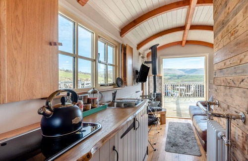 Uldale House | Maes Shepherds Hut - One Bedroom House, Sleeps 2