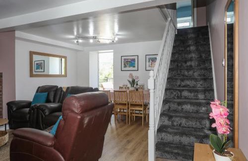Nefyn House | Maes Y Ffynnon