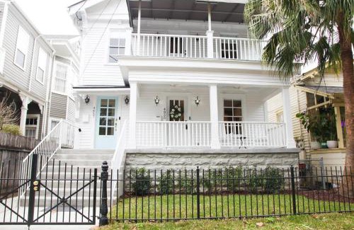 Uptown Historic District House | Magazine Street Stay Pool & Charm