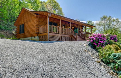 Maggie Valley House | Maggie Valley Cabin 4 Mi to Cataloochee Ski Area!