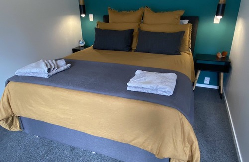 Taupo Bed & Breakfast | Maggie’s Manor & Guesthouse