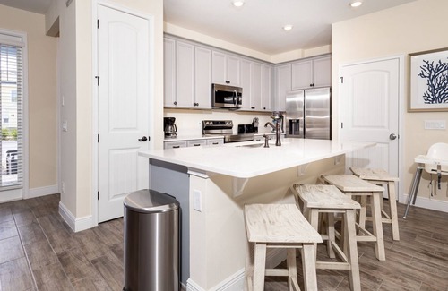 West Kissimmee Cottage | Magic in Margaritaville! New, Modern Condo Sleeps 7, Close to All Theme Parks