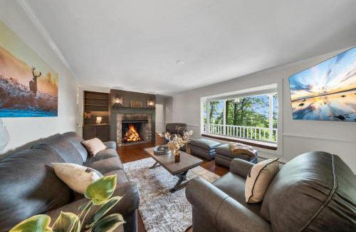 Skyland House | Magic on the Hill by Carolina Mornings