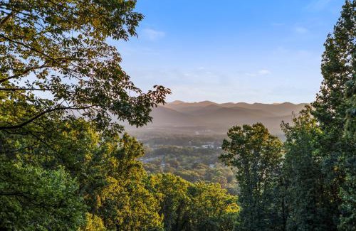 Skyland House | Magic on the Hill by Carolina Mornings