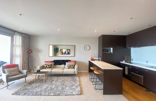 Stepneyville Apartment | Magic Sunsets & Waterfront Views Apartment