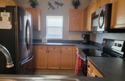 Magic Landings House | Magical Family Friendly Pool and Lake House