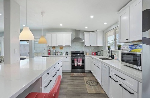 Southwest Anaheim House | Magical Hideaway: Cozy 5-Bedroom Home near Disney!