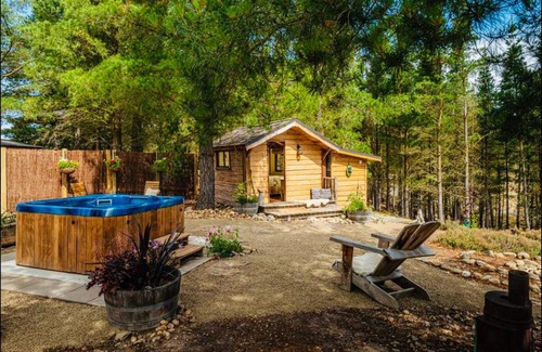 Alexandra House | Magical Loft - Homewood Forest Retreat