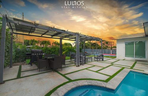 Palmetto Estates House | Magical Miami Retreat with Heated Pool, Mini Golf, and Basketball Court L19