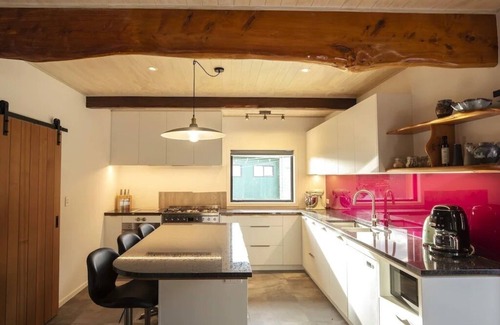 Hapuku House | Magical Oceanfront Spot