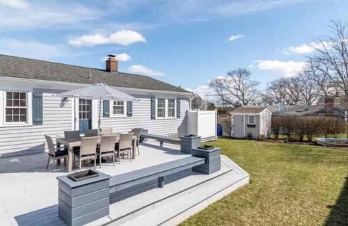 Bourne House | "Magical": Steps to the beach in laid-back beach community