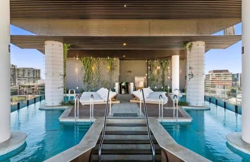 Fortitude Valley Apartment | Magical Sunset SkyView BEST location in Brisbane