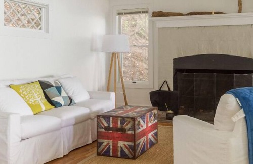 Ithaca House | Magical Victorian lake cottage 3 BR/2BR