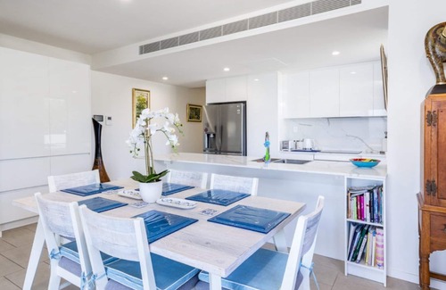 Bongaree Apartment | Magical Water Views on South