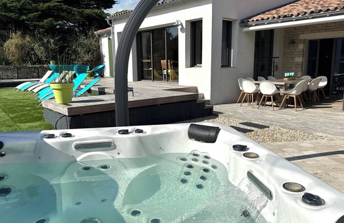 Le Bois-Plage-en-Re House | Magique Maison sur la Dune Avec Spa les Pieds Dans le Sable