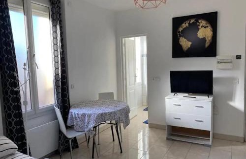 Montreuil Apartment | Magistic Studio Paris Montreuil