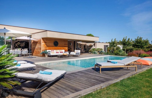 Pinarellu House | Magnificent villa with swimming pool in Pinarello