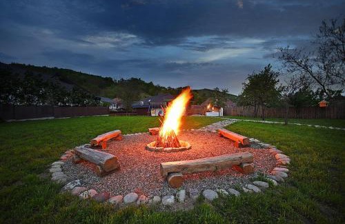 Tirgu Ocna Cabin | MAGNETIC HOUSE