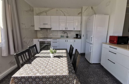 Llanca Apartment | Magnificent 3-bedroom apartment 400 meters from the beach.