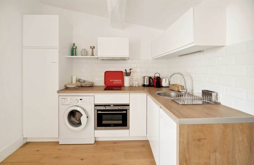 Old Town Apartment | Magnificent apartment - AC- 2BR- Saint-Tropez