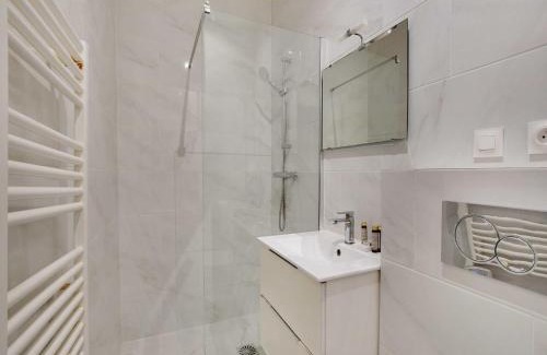 Quartier de Rochechouart Apartment | Magnificent apartment - 2BR 6P - Rochechouart
