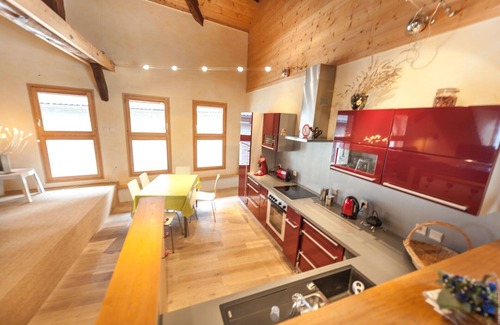 Duingt Apartment | Magnificent apartment, 656 feet from the lake of Annecy