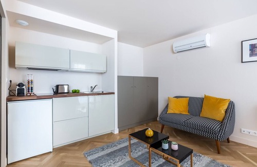 Hotel de Ville - Quinconces Apartment | Magnificent Bordeaux studio in beautiful stone in the heart of the city