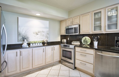 St. Petersburg Condo | MAGNIFICENT CONDO WITH SPARKLING WATER VIEWS -SUPERIOR LOCATION WITH ZERO STEPS