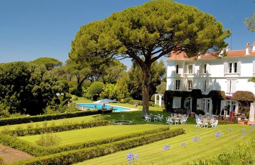Cannes House | MAGNIFICENT HILLTOP CHATEAU WITH SEA VIEWS, 10 minutes from Cannes Croisette