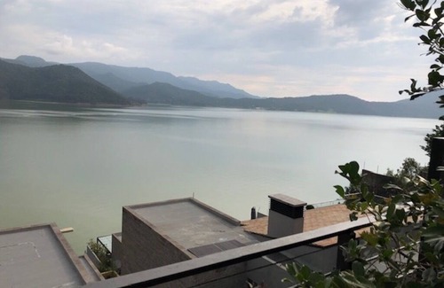 Centro House | Magnificent Lake View, Beautifully Furnished, 6 Bedroom House, Lake Access