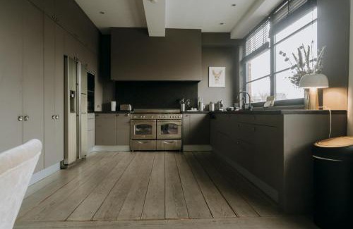 Vorst Apartment | Magnificent loft - 3 bedroom duplex
