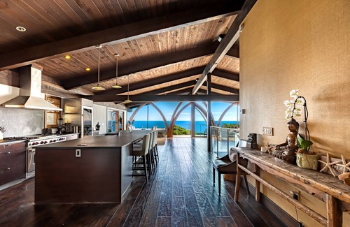 Western Malibu House | Magnificent Malibu Oceanfront Property