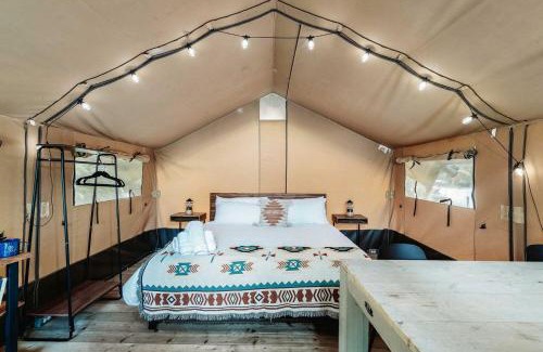 North Woodstock Other | Magnificent Safari Tent with Sauna and Fire Pit in North Woodstock, New Hampshire
