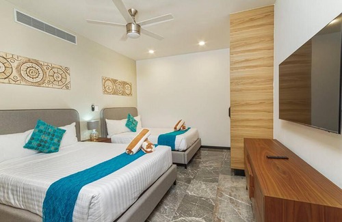 Zazil-ha Apartment | Magnificent Seafront Flat