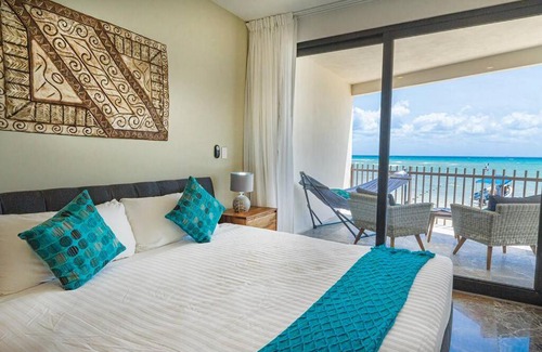 Zazil-ha Apartment | Magnificent Seafront Flat