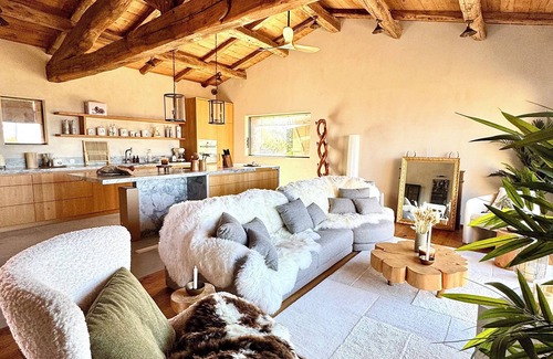 Pietrosella Villa | Magnificent stone residence on 10ha estate with sea view