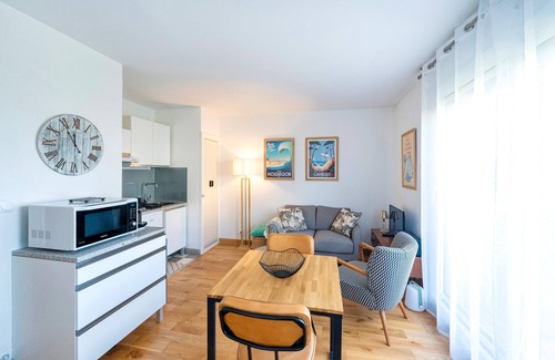 Le Penon Apartment | Magnificent T2 Next to the Beach – Private Balcony, 2 People, 300 m from the Beach